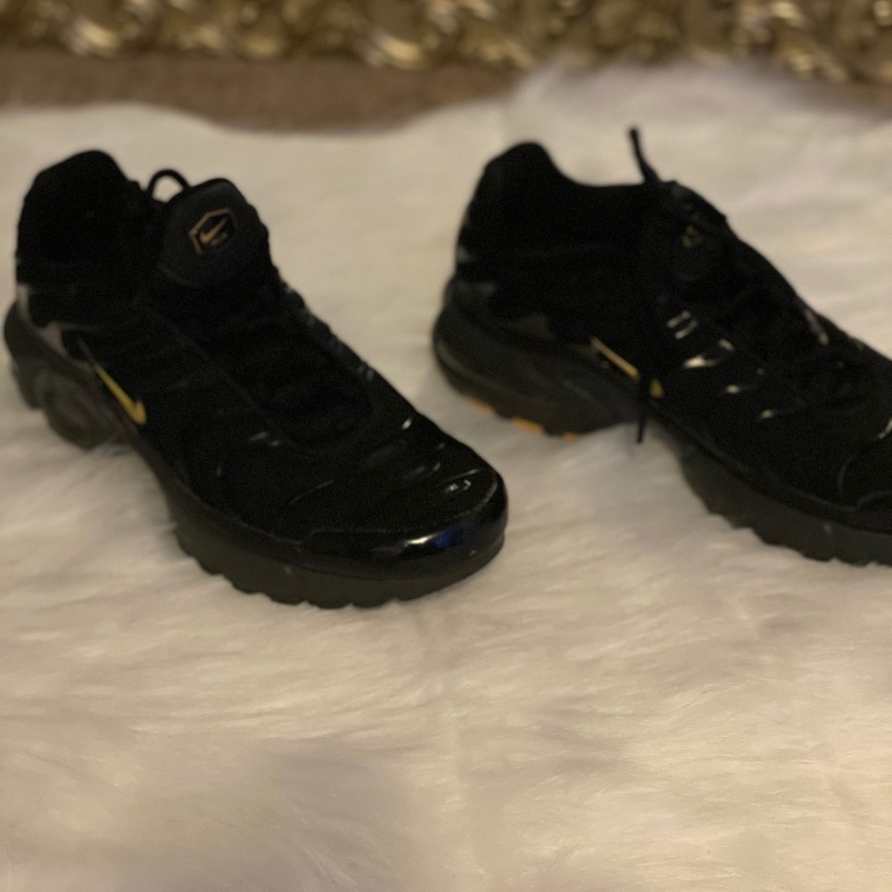 Nike air maxes